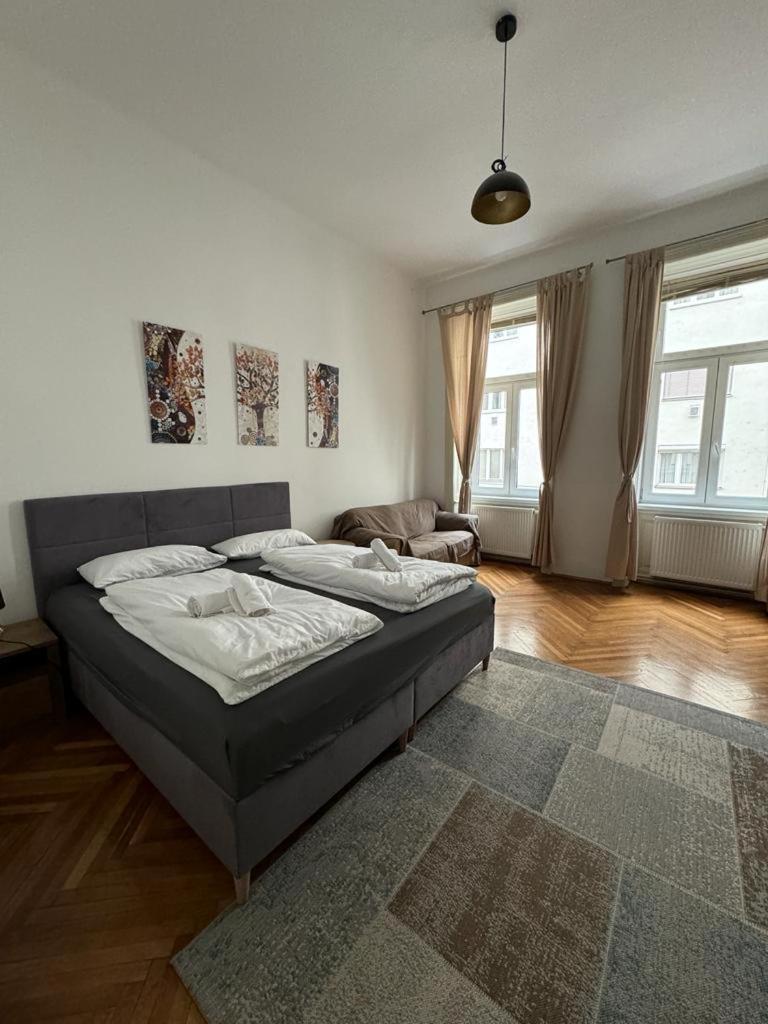 Centrally-Located Authentic Apartment Viena Exterior foto