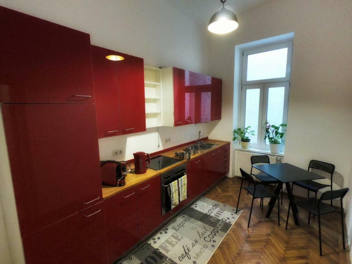 Centrally-Located Authentic Apartment Viena Exterior foto